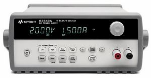 E3640A Источник питания 30 Вт, 8 В, 3 А или 20 В, 1,5 А