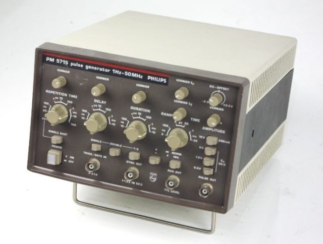 Генератор импульсов Philips PM5715