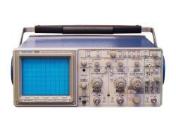 2224 Цифровой осциллограф Tektronix