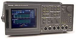 Аудиоанализатор AM700 Tektronix