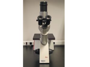 Инвертированный микроскоп Leica DMi1