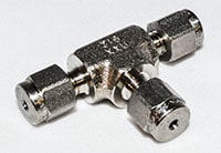 0100-1016- Fitting, tee-union T3/16 TBOD, MOD, 1/16-inch diameter tubing connection (joint 1) to 1/16-inch diameter tubing connection (joint 2) to 1/16-inch diameter tubing connection (joint 3), stainless steel supply without nuts and ferrules, stainless steel, to combine two G1361A preparative scale isocratic pumps to a gradient system, used with 1260 Infinity liquid chromatography systems, G1361A preparative pump models and 490 Micro GC models