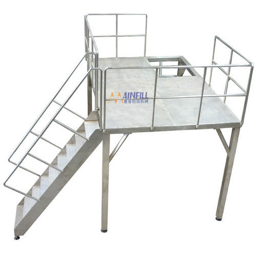 Access platform workwith safety railing