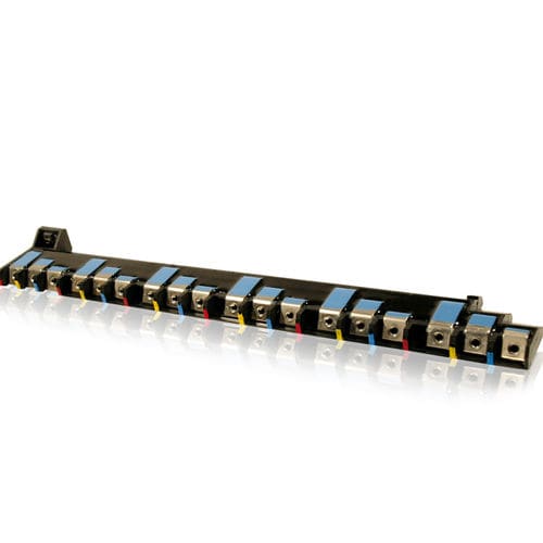 Rack-mount power distribution unit 208 Seriesfor data centers