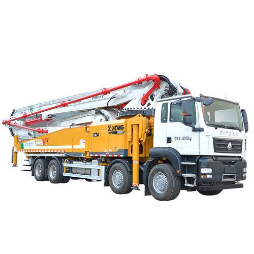 Mobile truck-mounted concrete pump HB62V