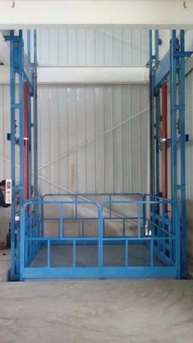 Goods lift for industrial applications b002 series