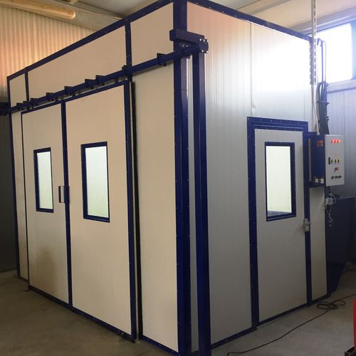 Enclosed spray booth VMCSBdry filterwet paintpressure