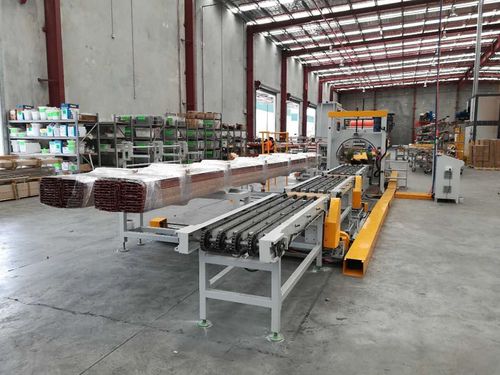 Horizontal wrapping machine fully-automaticfor aluminum profileswith conveyor