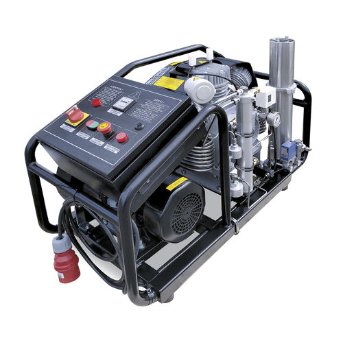 High-pressure compressor W32 Marinerpistonbreathing airwith combustion engine