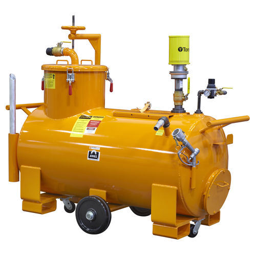 Industrial vacuum cleaner oil and chipVenturimobile