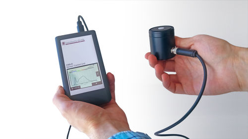 Compact spectroradiometer CSS-45 with CSS-Dhandheldmeasurement