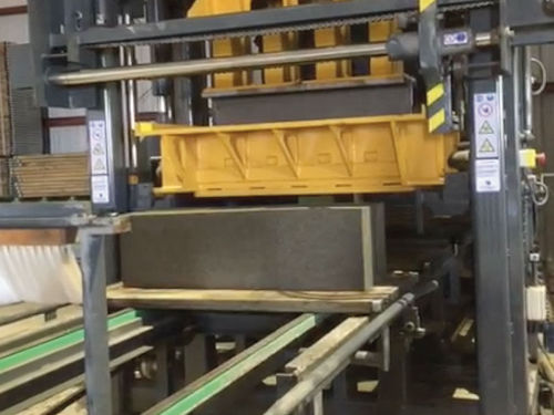 Concrete block making machine COMPACTA EASY