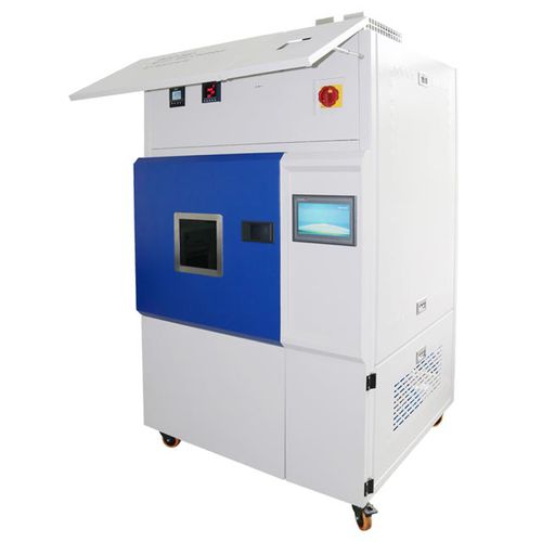 Temperature test chamber with xenon arc lamp