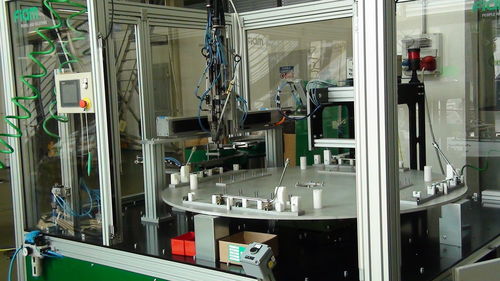 Automatic assembly machine valverotating table