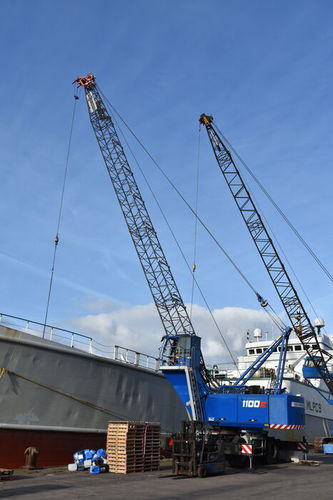 Crawler crane 1100 Eboomfor constructionlifting