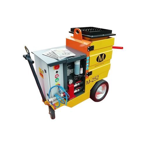 Concrete spraying machine