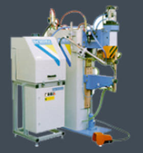 Nut feeding unit