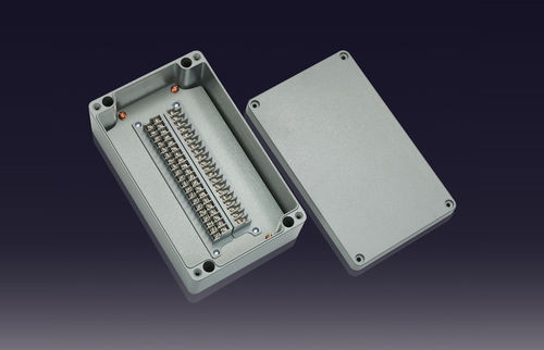 Настенная клеммная коробка BC-AL-40PAIP66IP67IK 08