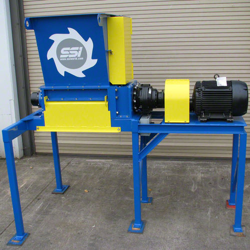 Вторичный измельчитель Uni-Shear® SR300, одновальный, для картона, твердых и сыпучих отходов