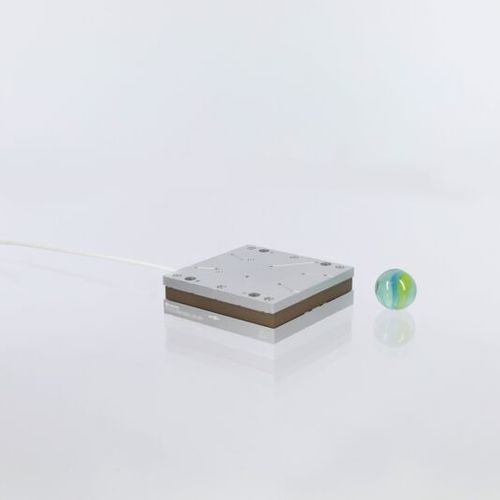 Piezo nanopositioning stage PLF5252-x.200compact