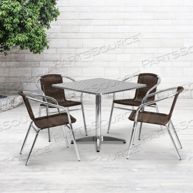 OEM#: TLH-ALUM-32SQ-020CHR4-GGLILA 31,5 КВАДРАТНЫЙ АЛЮМИНИЕВЫЙ СТОЛ ДЛЯ ПОМЕЩЕНИЙ И УЛИЦ С 4 ТЕМНО-КОРИЧНЕВЫМИ РОТАНГОВЫМИ СТУЛЬЯМИ от Flash Furniture