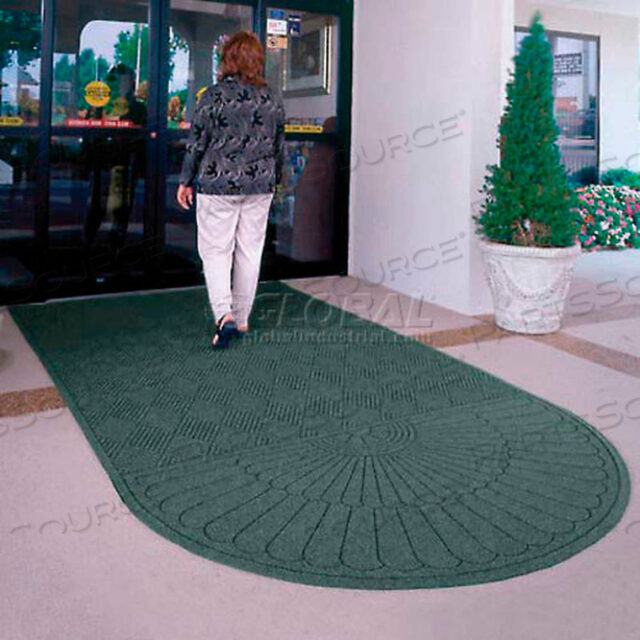 WATERHOG GRAND CLASSIC MAT ONE OVAL / ONE STRAIGHT 6W X 117L GREEN